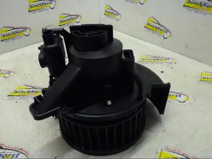 Heating and ventilation fan motor Opel Zafira