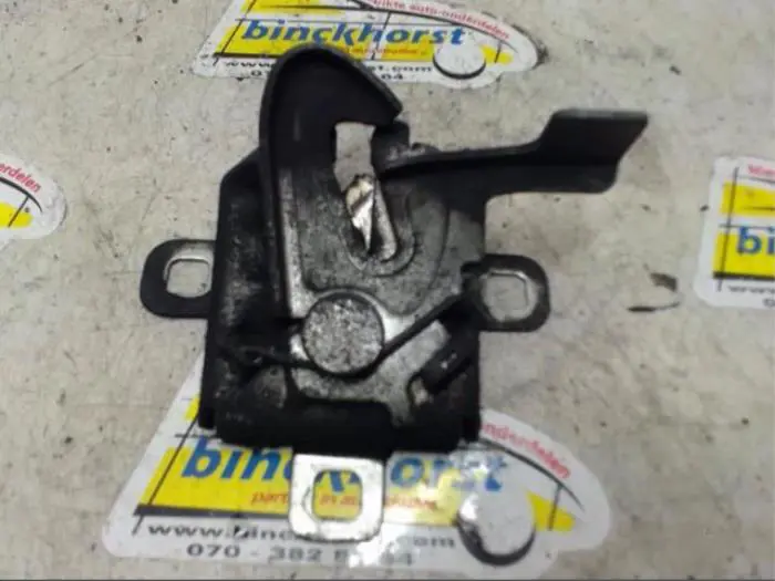 Bonnet lock mechanism Fiat Panda