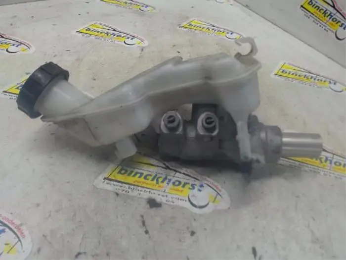 Master cylinder Ford Fusion