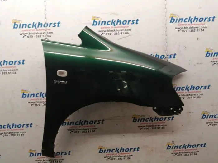 Front wing, right Toyota Avensis Verso