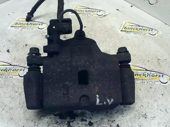 Front brake calliper, left Mitsubishi L400