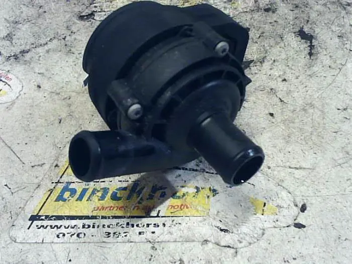 Additional water pump Mercedes Vito