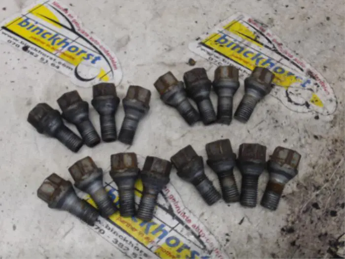 Set of wheel bolts Toyota Aygo