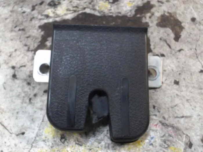 Tailgate lock mechanism Volkswagen Polo