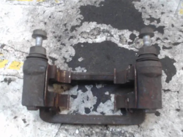 Rear brake calliperholder, left Hyundai I30