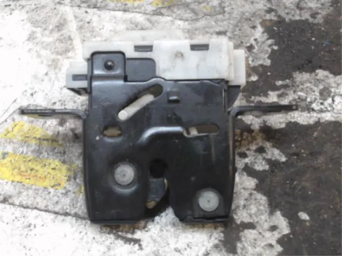 Tailgate lock mechanism Renault Modus