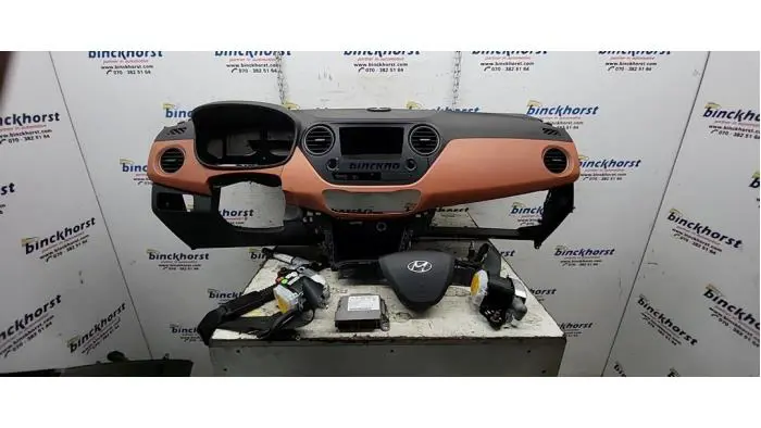 Airbag set + dashboard Hyundai I10