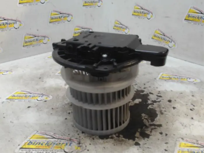 Heating and ventilation fan motor Toyota Prius