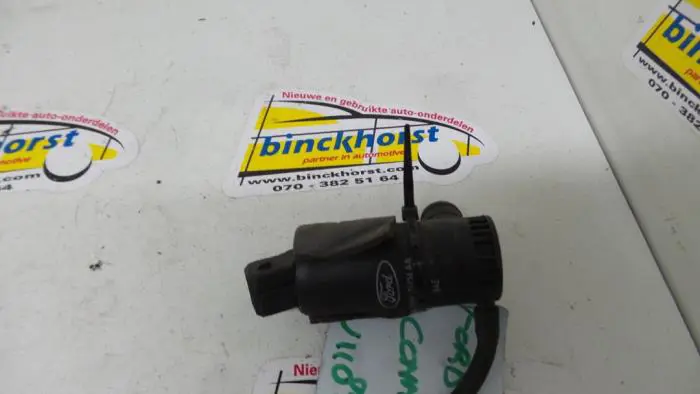 Windscreen washer pump Ford Transit Connect