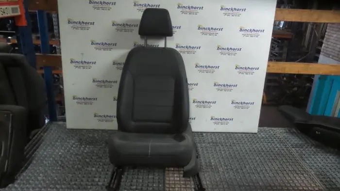 Seat, left Volkswagen Passat