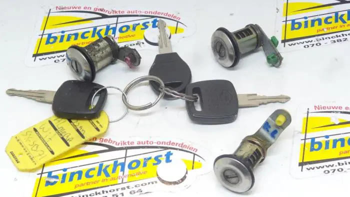 Set of cylinder locks (complete) Nissan Almera