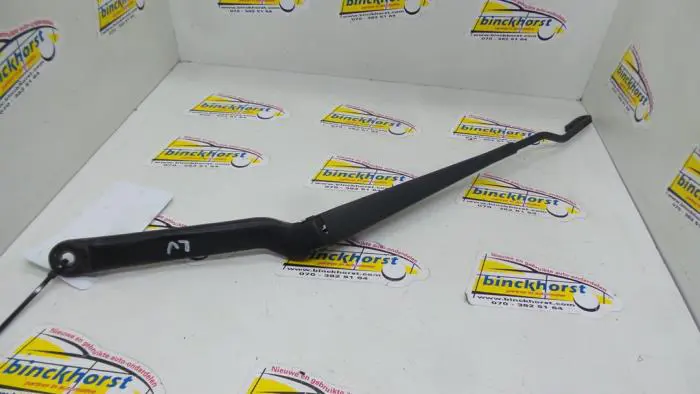 Front wiper arm Toyota Avensis