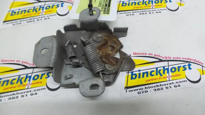 Bonnet lock mechanism Nissan Pixo