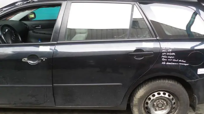 Rear door 4-door, left Mazda 6.